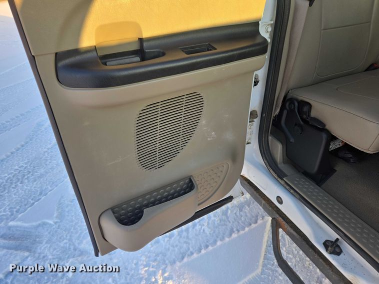 image for item EV5588 2005 Ford F250 Super Duty Ext. Cab pickup truck