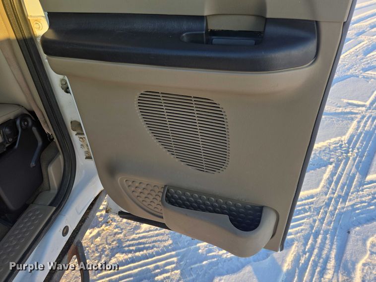 image for item EV5588 2005 Ford F250 Super Duty Ext. Cab pickup truck