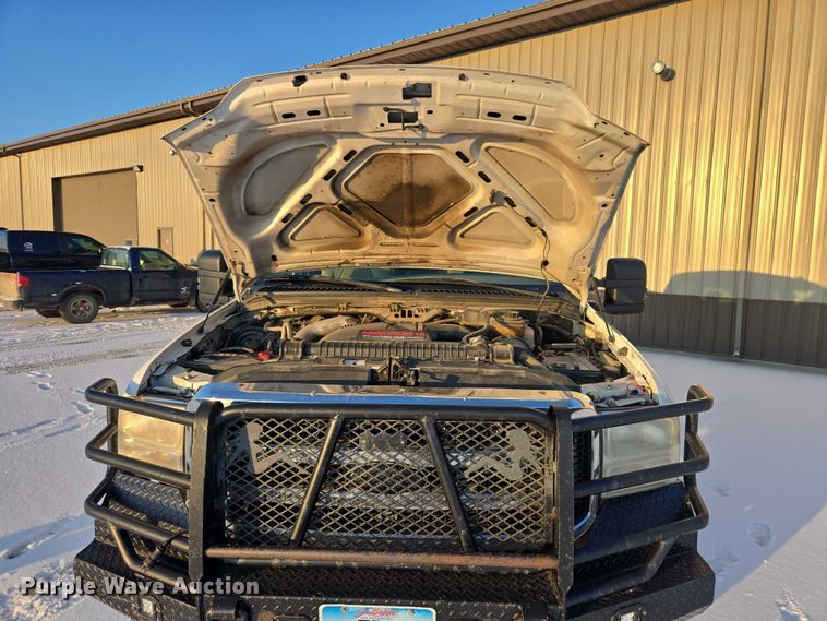 image for item EV5588 2005 Ford F250 Super Duty Ext. Cab pickup truck