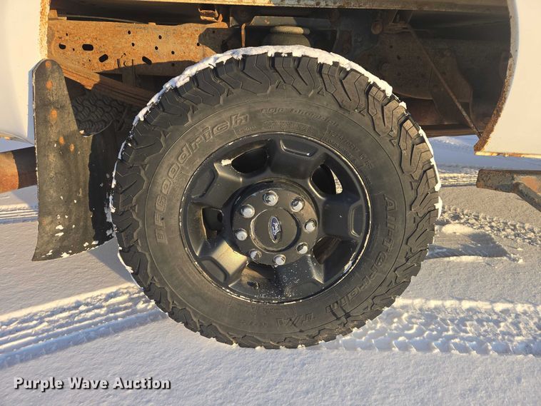 image for item EV5588 2005 Ford F250 Super Duty Ext. Cab pickup truck