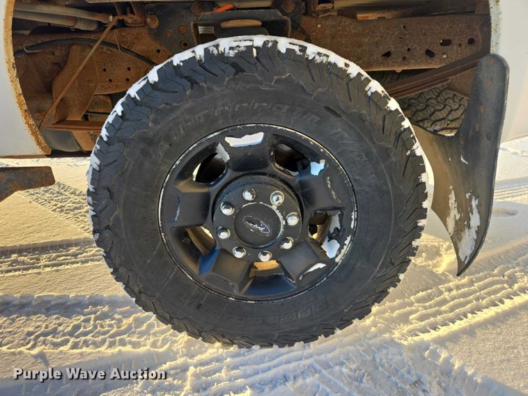 image for item EV5588 2005 Ford F250 Super Duty Ext. Cab pickup truck