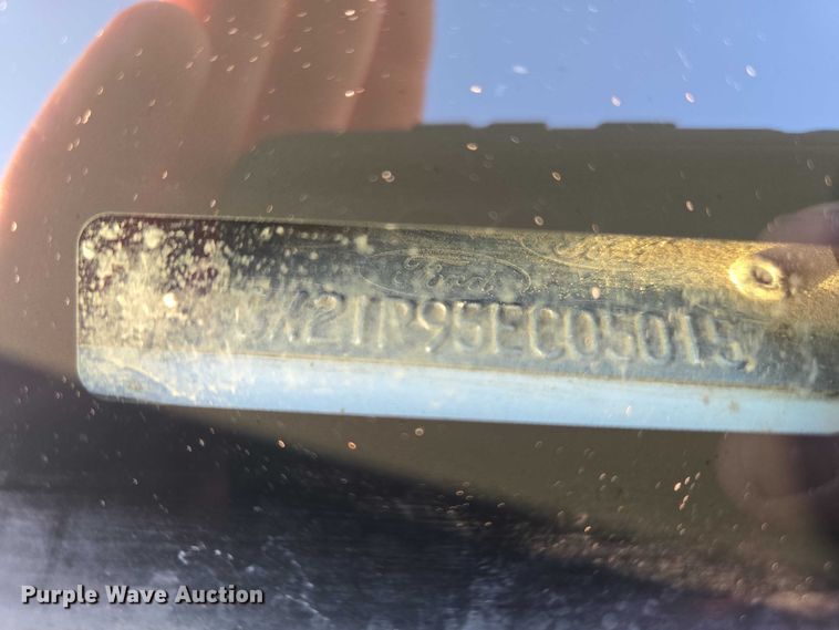 image for item EV5588 2005 Ford F250 Super Duty Ext. Cab pickup truck