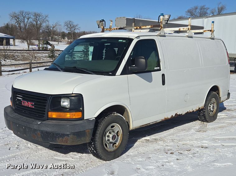 2009 GMC Savana 2500 van