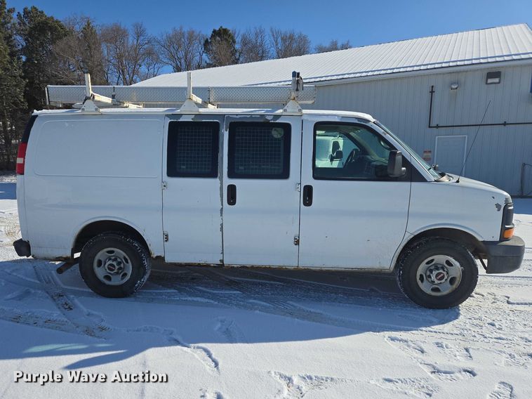 image for item EV5590 2009 GMC Savana 2500 van