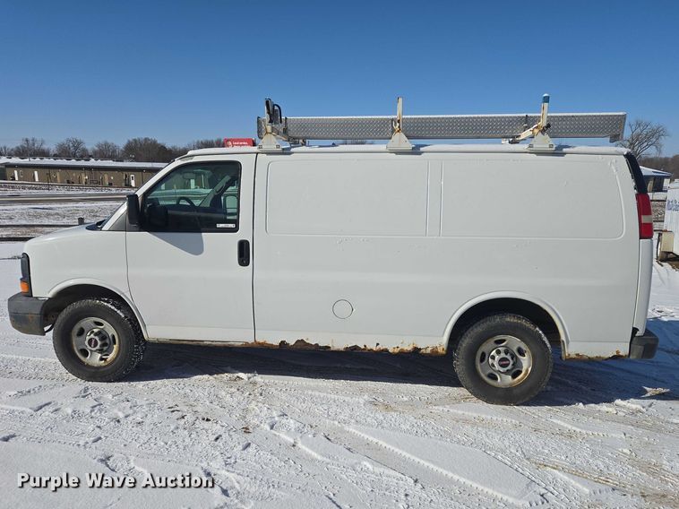 image for item EV5590 2009 GMC Savana 2500 van