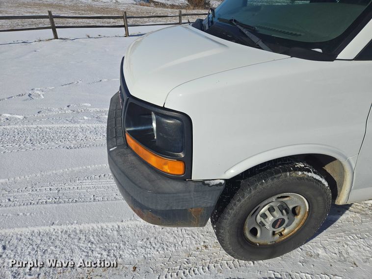image for item EV5590 2009 GMC Savana 2500 van