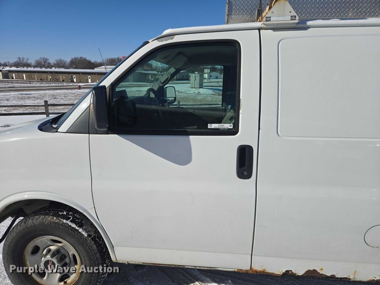 image for item EV5590 2009 GMC Savana 2500 van