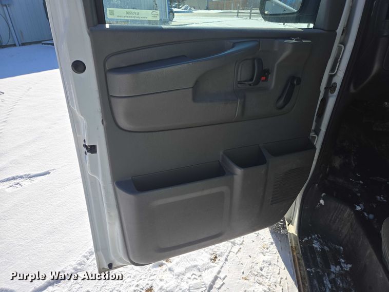 image for item EV5590 2009 GMC Savana 2500 van