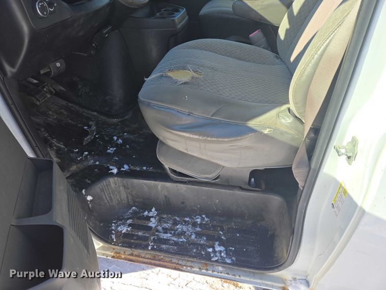 image for item EV5590 2009 GMC Savana 2500 van