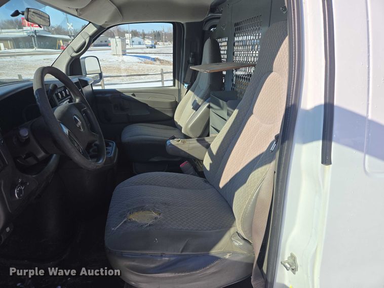 image for item EV5590 2009 GMC Savana 2500 van