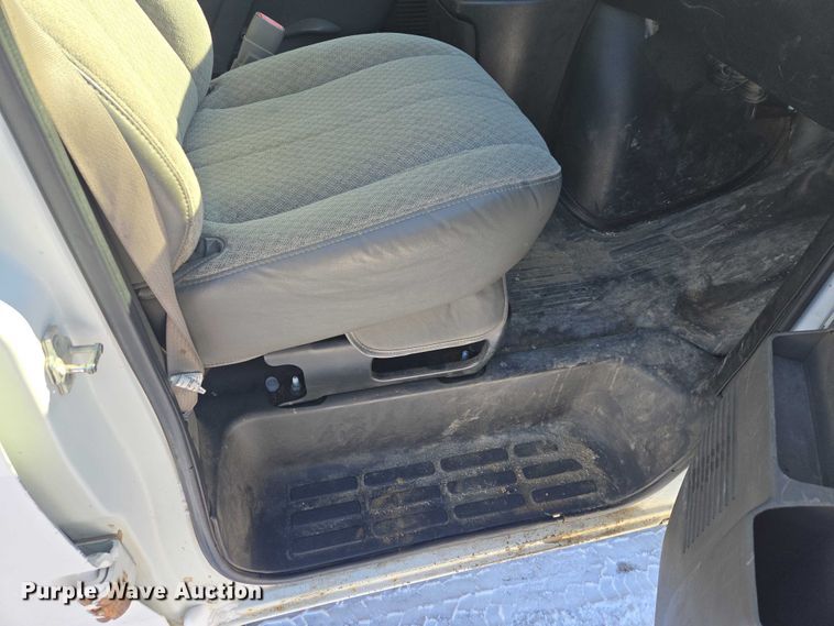 image for item EV5590 2009 GMC Savana 2500 van