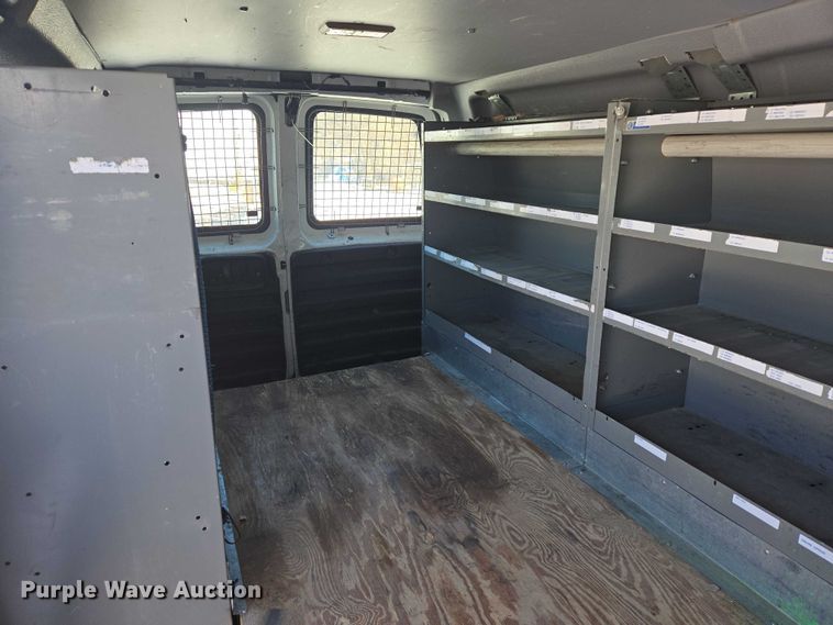 image for item EV5590 2009 GMC Savana 2500 van