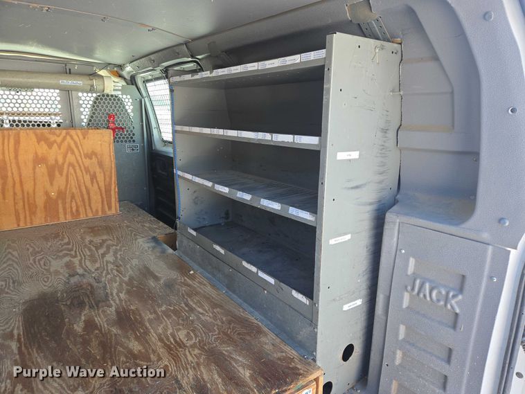image for item EV5590 2009 GMC Savana 2500 van