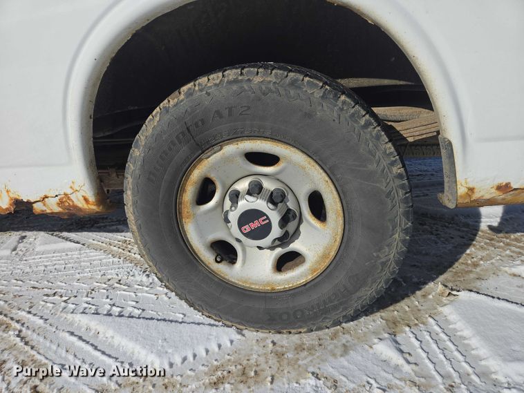 image for item EV5590 2009 GMC Savana 2500 van