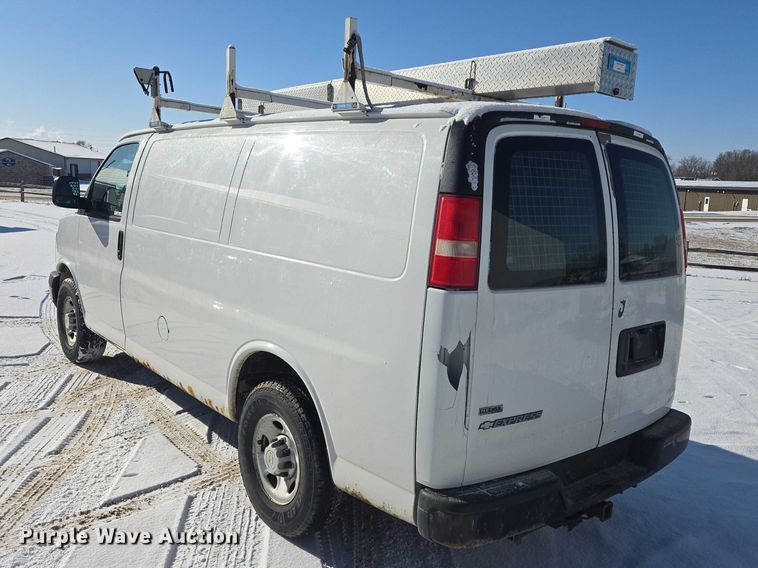 image for item EV5591 2010 Chevrolet Express 2500 van