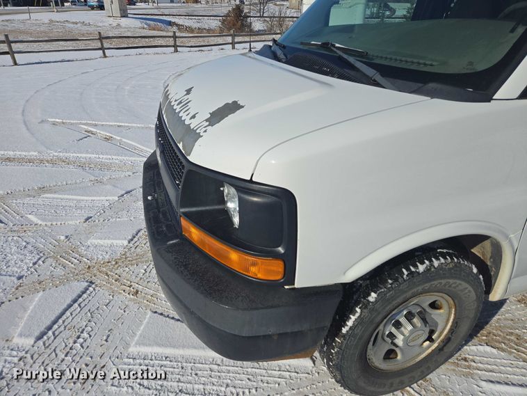 image for item EV5591 2010 Chevrolet Express 2500 van