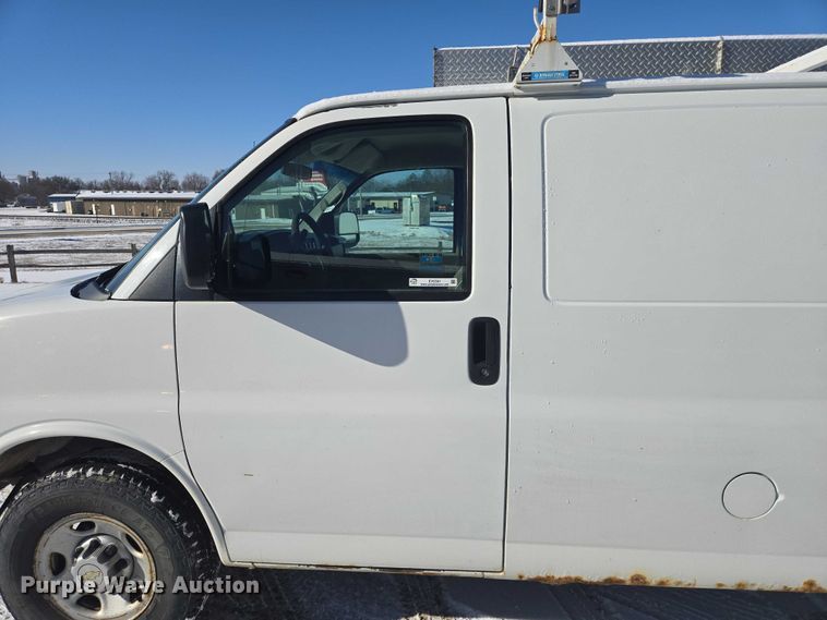image for item EV5591 2010 Chevrolet Express 2500 van