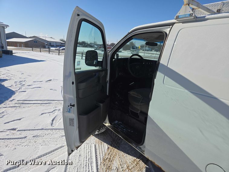 image for item EV5591 2010 Chevrolet Express 2500 van