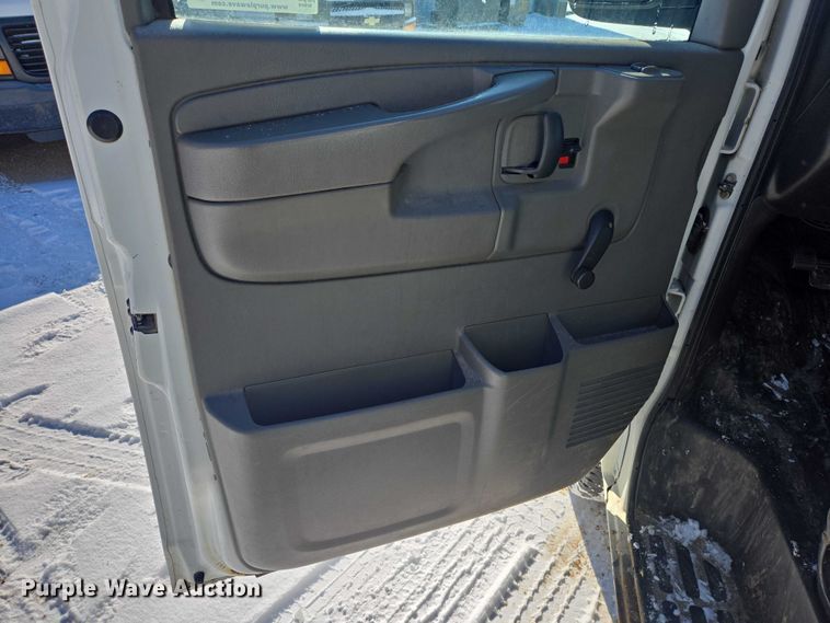 image for item EV5591 2010 Chevrolet Express 2500 van