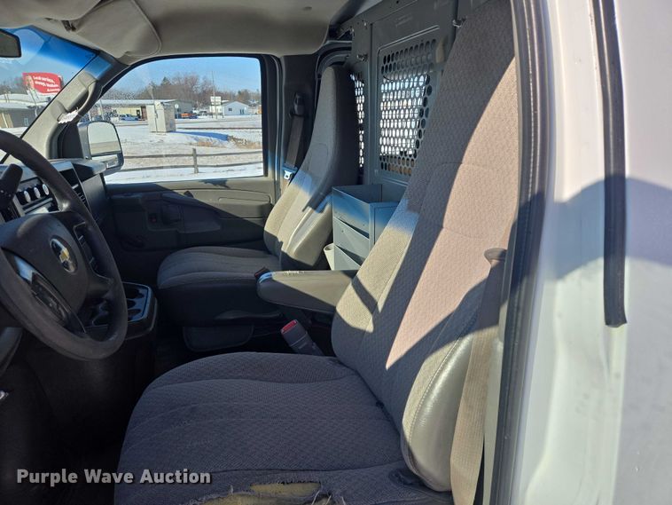 image for item EV5591 2010 Chevrolet Express 2500 van