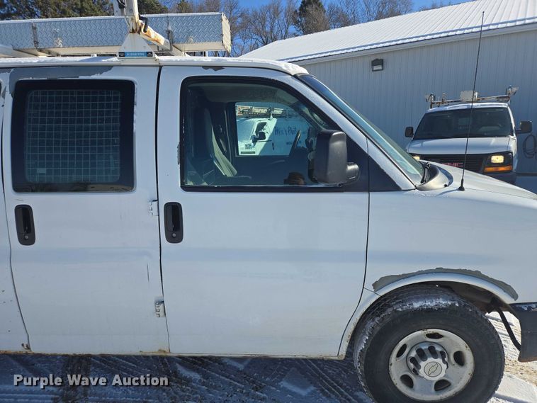 image for item EV5591 2010 Chevrolet Express 2500 van