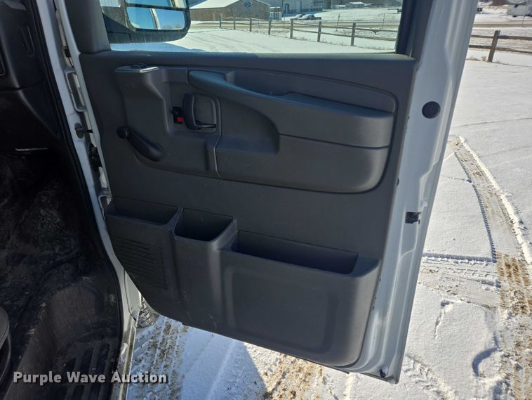 image for item EV5591 2010 Chevrolet Express 2500 van
