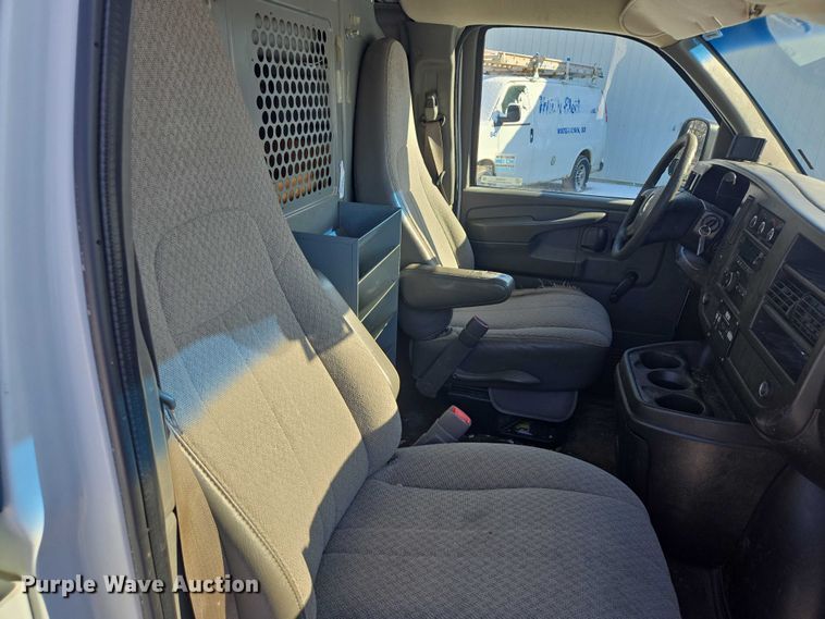 image for item EV5591 2010 Chevrolet Express 2500 van