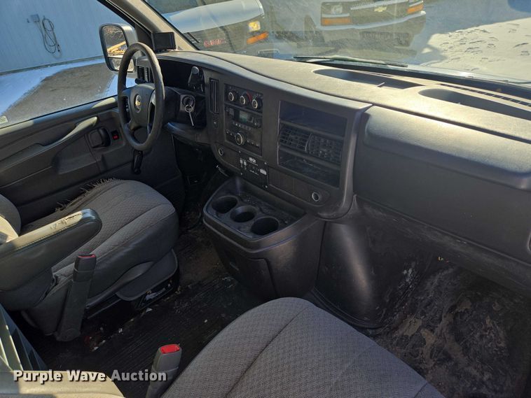image for item EV5591 2010 Chevrolet Express 2500 van