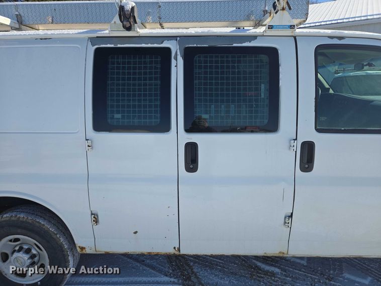 image for item EV5591 2010 Chevrolet Express 2500 van