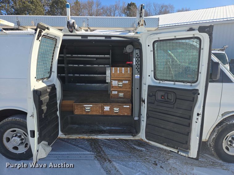 image for item EV5591 2010 Chevrolet Express 2500 van