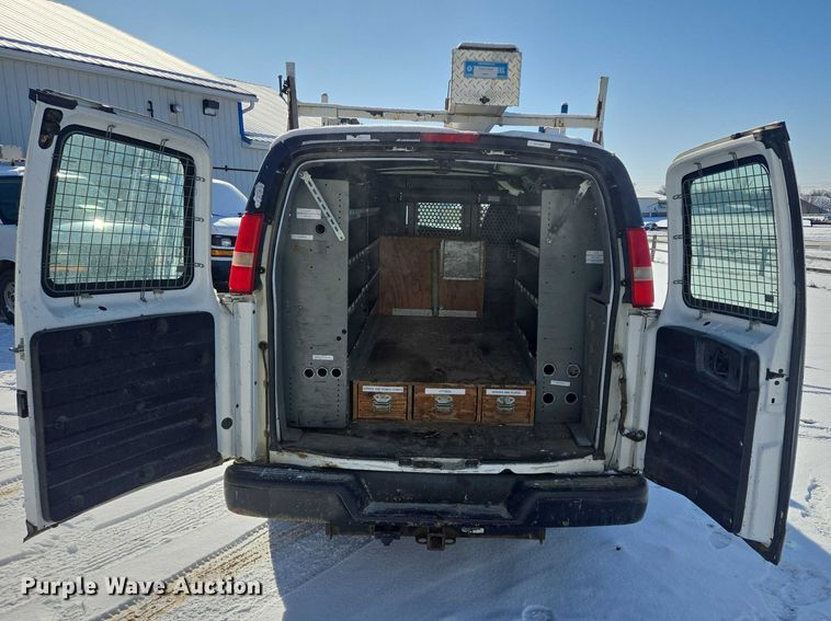 image for item EV5591 2010 Chevrolet Express 2500 van
