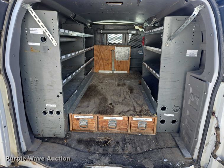image for item EV5591 2010 Chevrolet Express 2500 van