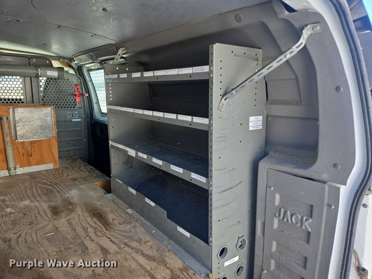 image for item EV5591 2010 Chevrolet Express 2500 van
