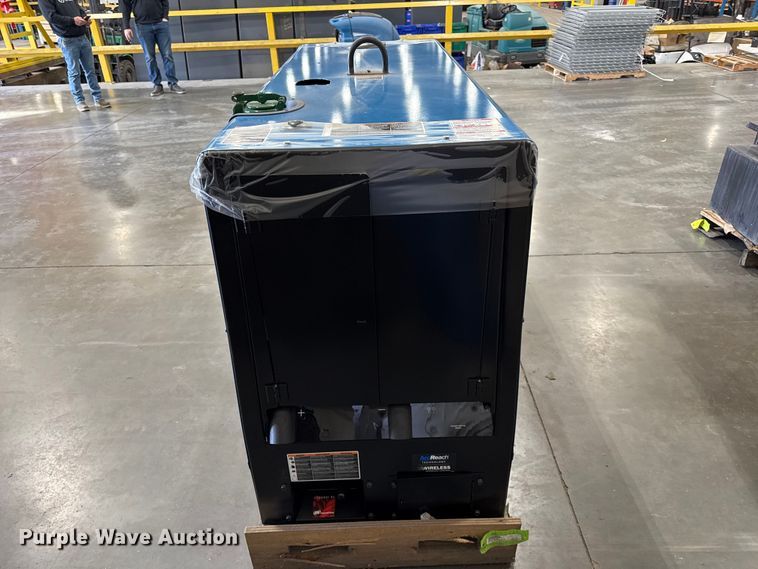 image for item EV7523 Miller Big Blue 600 Air Pak welder/generator