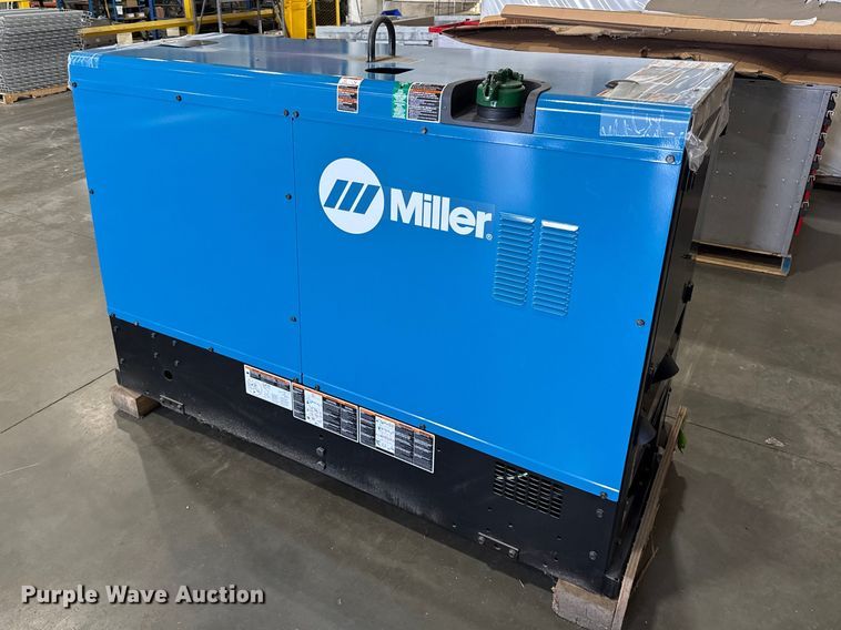 image for item EV7523 Miller Big Blue 600 Air Pak welder/generator