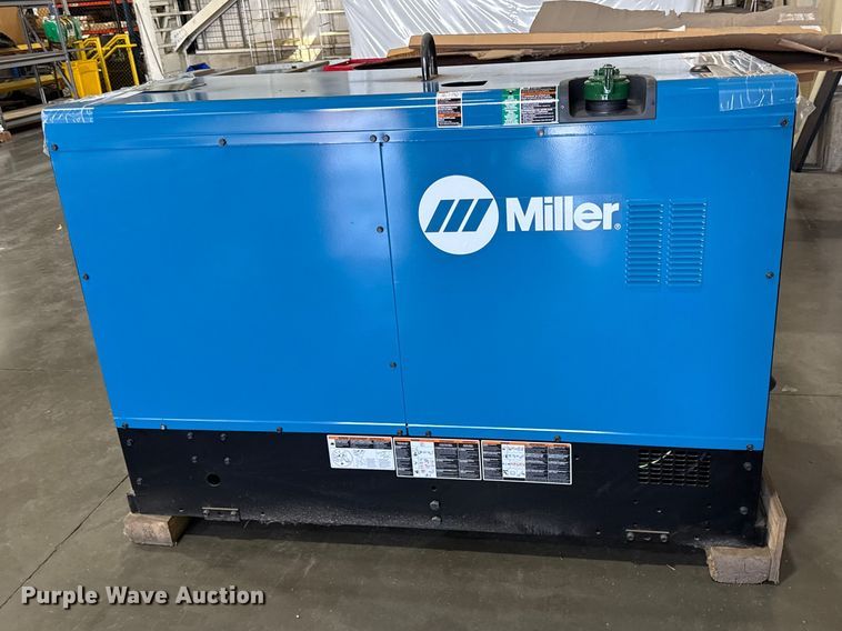 image for item EV7523 Miller Big Blue 600 Air Pak welder/generator