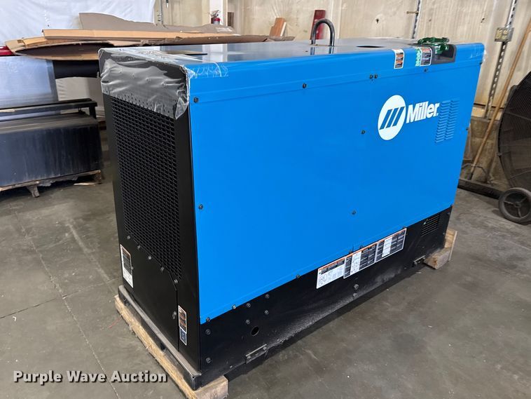 image for item EV7523 Miller Big Blue 600 Air Pak welder/generator