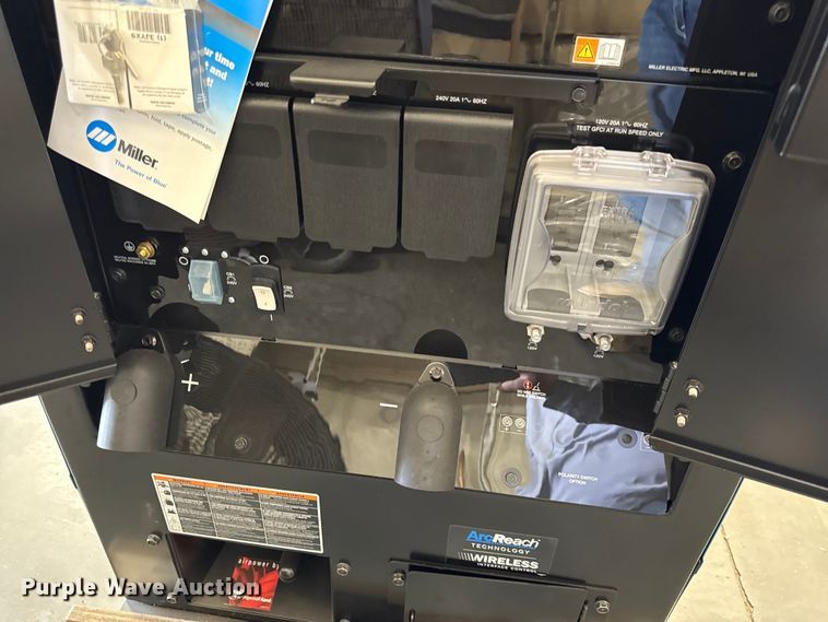 image for item EV7523 Miller Big Blue 600 Air Pak welder/generator