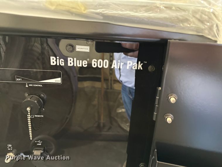image for item EV7523 Miller Big Blue 600 Air Pak welder/generator