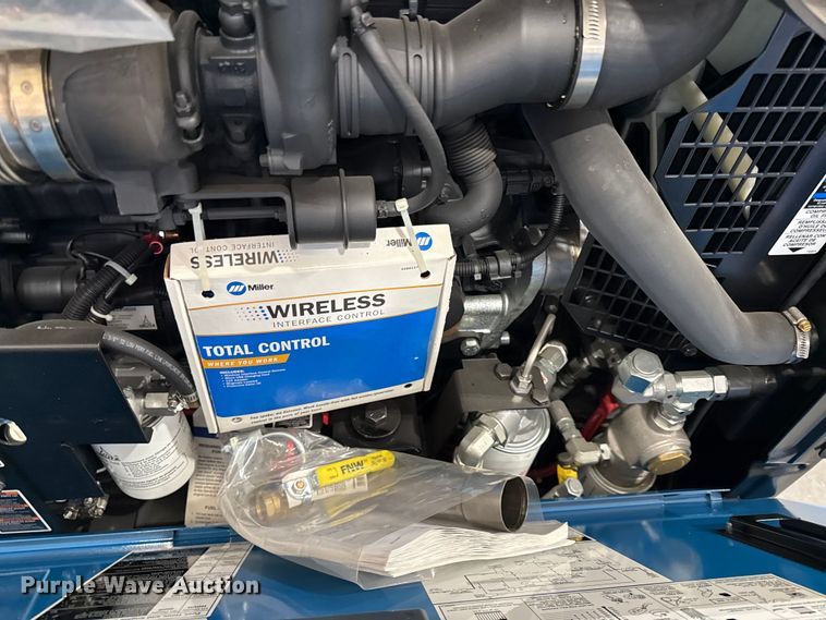 image for item EV7523 Miller Big Blue 600 Air Pak welder/generator