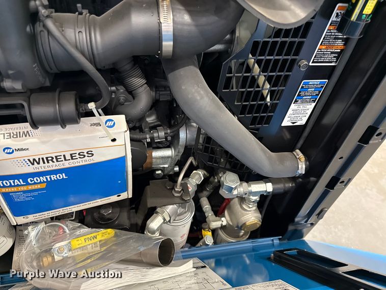 image for item EV7523 Miller Big Blue 600 Air Pak welder/generator