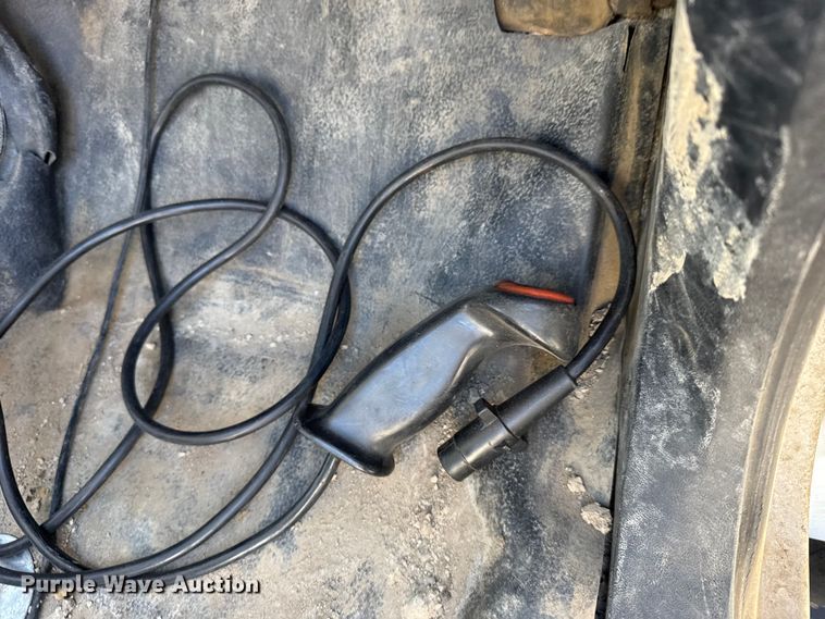 image for item FB0704 1997 Chevrolet C6 flatbed truck