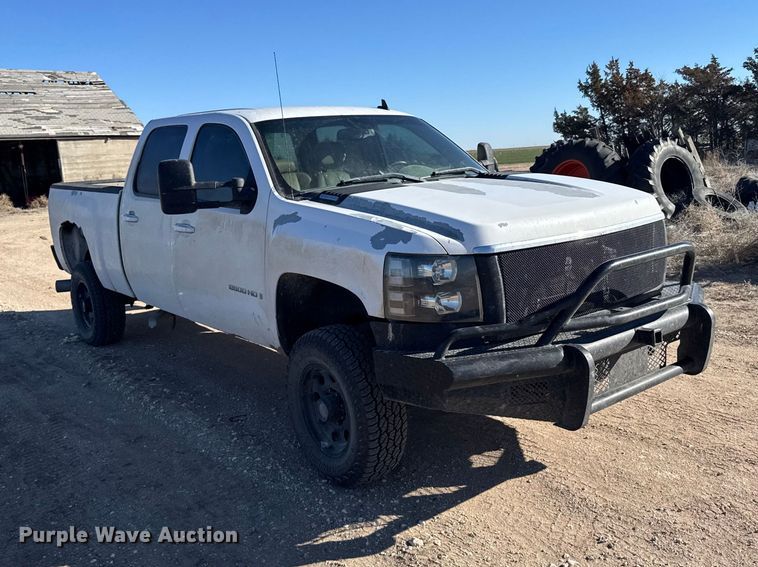 image for item FB0904 2008 Chevrolet Silverado 2500HD Crew Cab pickup truck