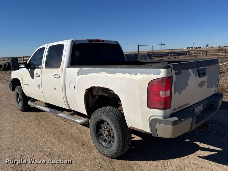 image for item FB0904 2008 Chevrolet Silverado 2500HD Crew Cab pickup truck