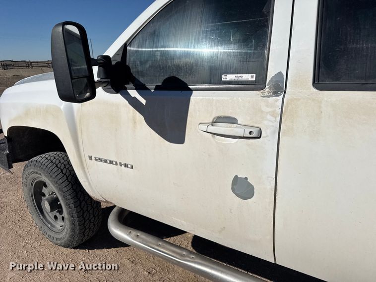 image for item FB0904 2008 Chevrolet Silverado 2500HD Crew Cab pickup truck