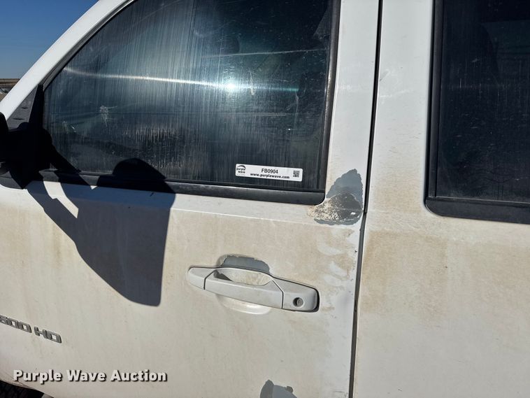 image for item FB0904 2008 Chevrolet Silverado 2500HD Crew Cab pickup truck