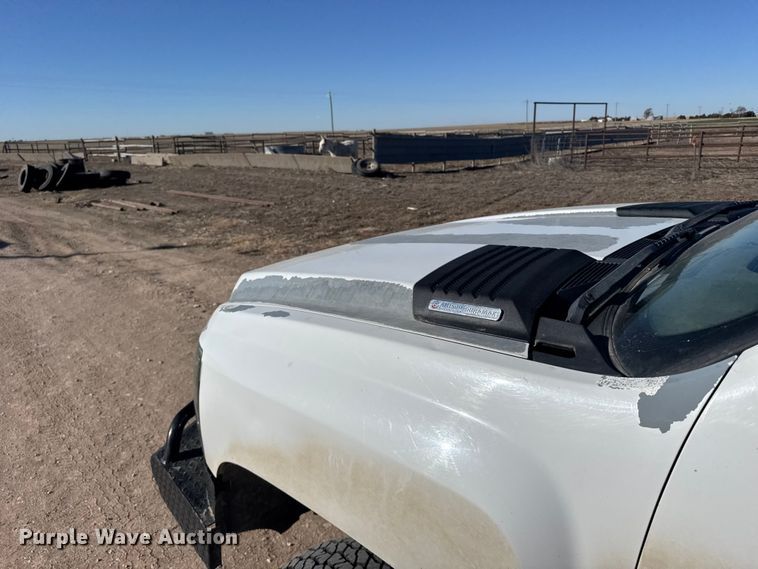 image for item FB0904 2008 Chevrolet Silverado 2500HD Crew Cab pickup truck