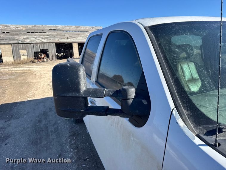 image for item FB0904 2008 Chevrolet Silverado 2500HD Crew Cab pickup truck