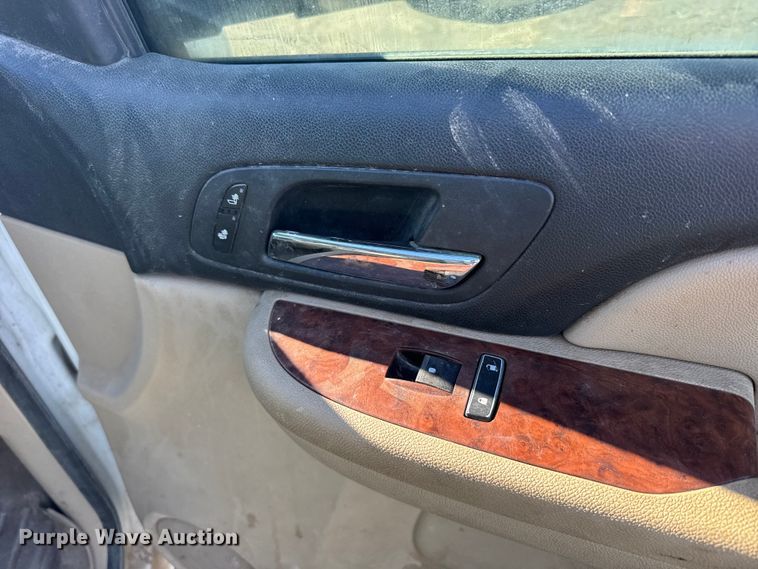 image for item FB0904 2008 Chevrolet Silverado 2500HD Crew Cab pickup truck