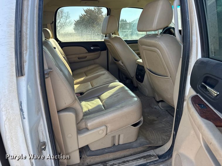 image for item FB0904 2008 Chevrolet Silverado 2500HD Crew Cab pickup truck